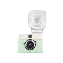 Load image into Gallery viewer, Lomourette Half-frame & Flash Picnic Edition