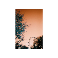 Load image into Gallery viewer, Lomography Simple Use Reuseable Film Camera - 400/27 Turquoise