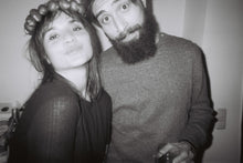 Load image into Gallery viewer, Lomography Simple Use Reusable Film Camera - B&W Negative 400 (27 exposures)