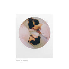 Load image into Gallery viewer, Polaroid 600 Color Film ‑ Round Frame Edition