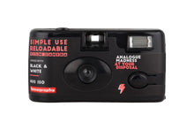 Load image into Gallery viewer, Lomography Simple Use Reusable Film Camera - B&W Negative 400 (27 exposures)