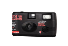 Load image into Gallery viewer, Lomography Simple Use Reusable Film Camera - B&W Negative 400 (27 exposures)