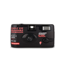 Load image into Gallery viewer, Lomography Simple Use Reusable Film Camera - B&amp;W Negative 400 (27 exposures)
