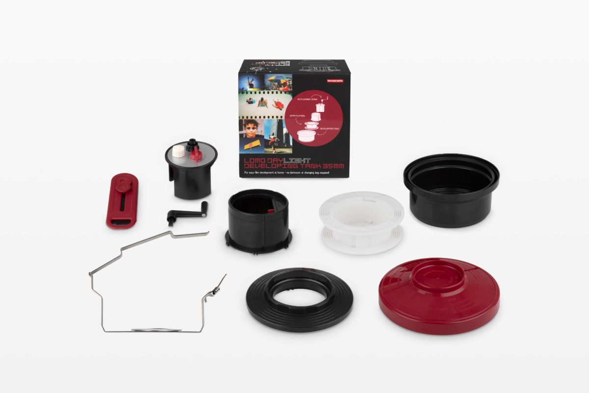 Lomo Daylight Developing Tank — contents
