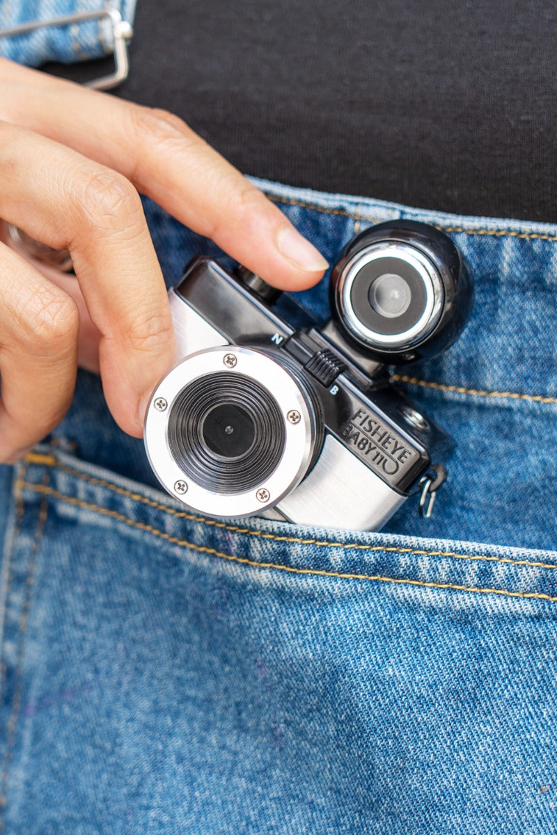 Lomography Fisheye Baby 110 Metal Black — lifestyle