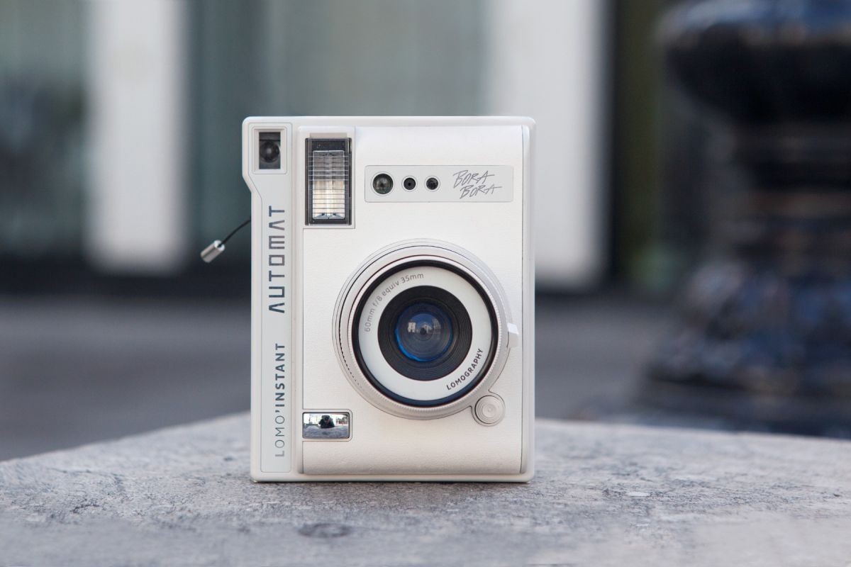Lomo'Instant Automat Bora Bora — side view