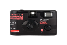 Load image into Gallery viewer, Lomography Simple Use B&amp;W