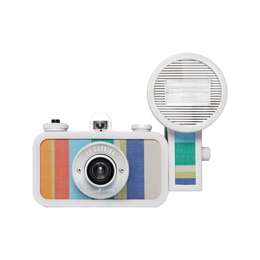 La Sardina Camera & Flash — Acapulco Caleta