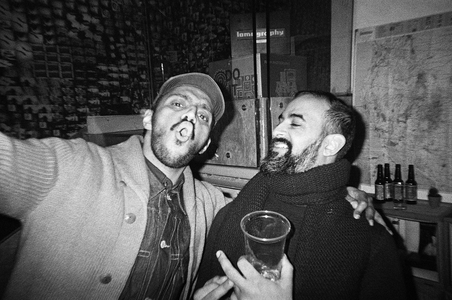 Lomography Simple Use Reusable Film Camera - B&W Negative 400 (27 exposures)