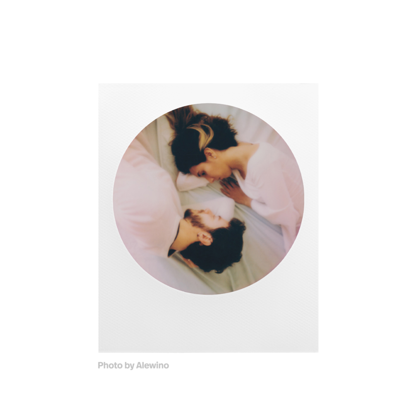 Polaroid 600 Color Film — Round Frame Edition — sample photo